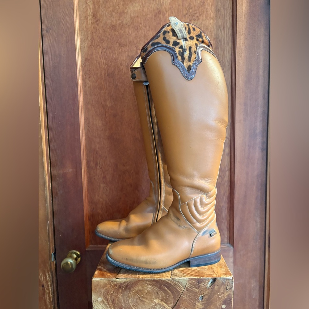Equestrian riding boots
